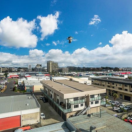 Central Manukau Hideaway Apartment โอ๊คแลนด์ ภายนอก รูปภาพ