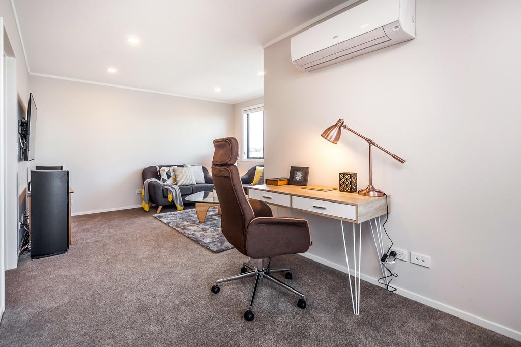 Central Manukau Hideaway Apartment โอ๊คแลนด์ ภายนอก รูปภาพ